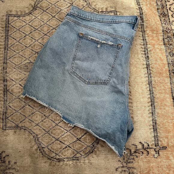 NWT: Abercrombie 90s Baggy Shorts - Picture 8 of 9